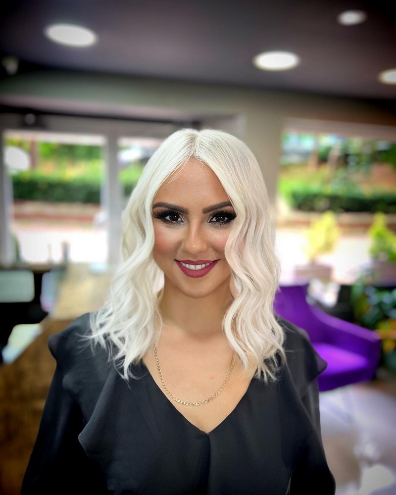 Новогодние прически 2027 – модные идеи, стили, тренды