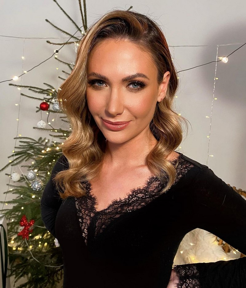 Новогодние прически 2027 – модные идеи, стили, тренды