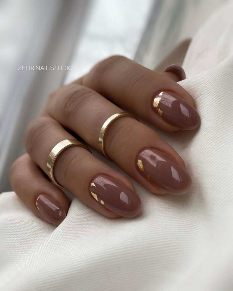 Новогодний маникюр 2027: креативные идеи нейл-дизайна