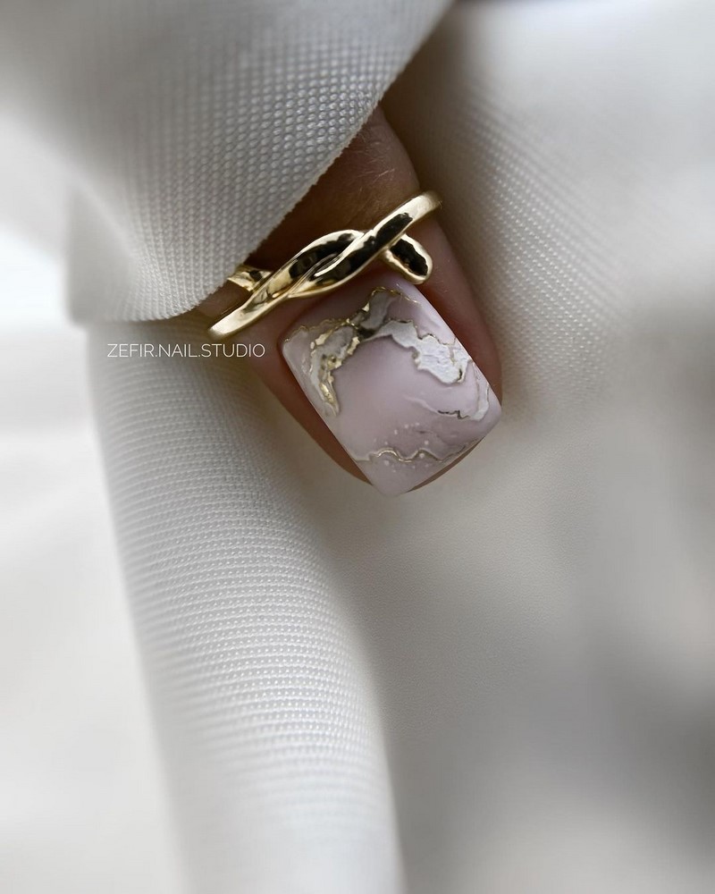 Новогодний маникюр 2027: креативные идеи нейл-дизайна