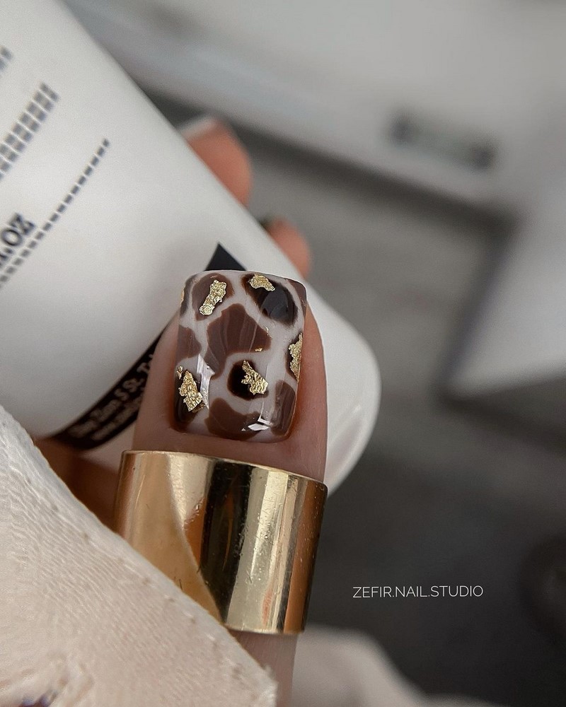 Новогодний маникюр 2027: креативные идеи нейл-дизайна