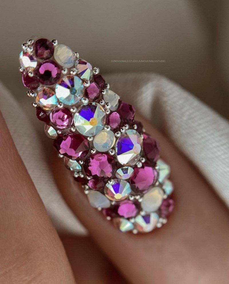 Новогодний маникюр 2027: креативные идеи нейл-дизайна