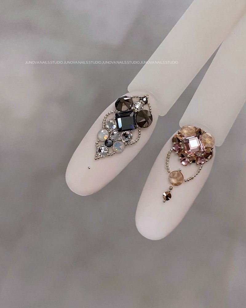 Новогодний маникюр 2027: креативные идеи нейл-дизайна