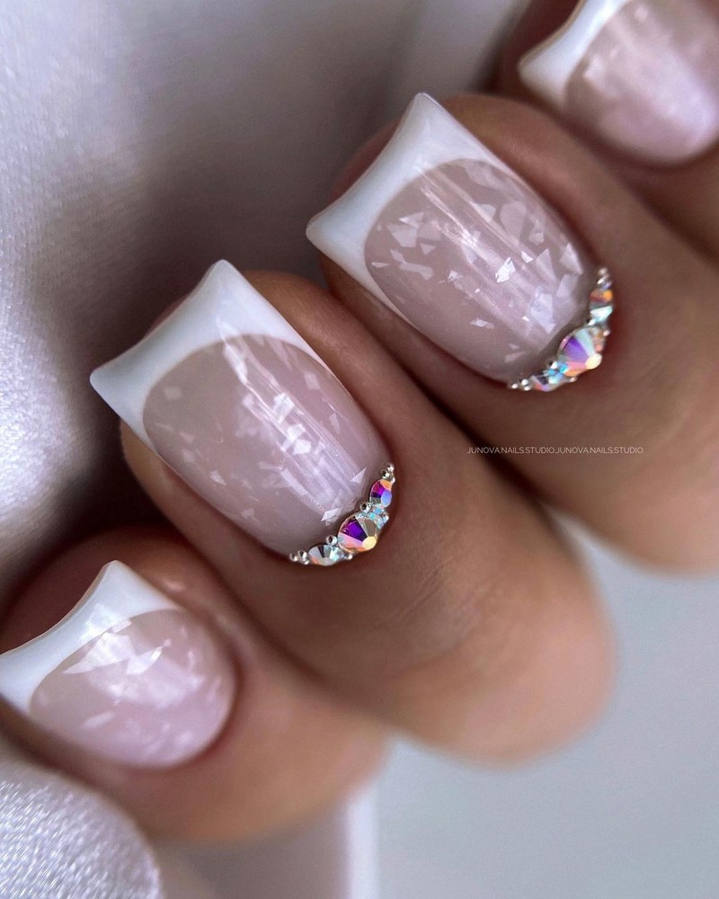 Новогодний маникюр 2027: креативные идеи нейл-дизайна