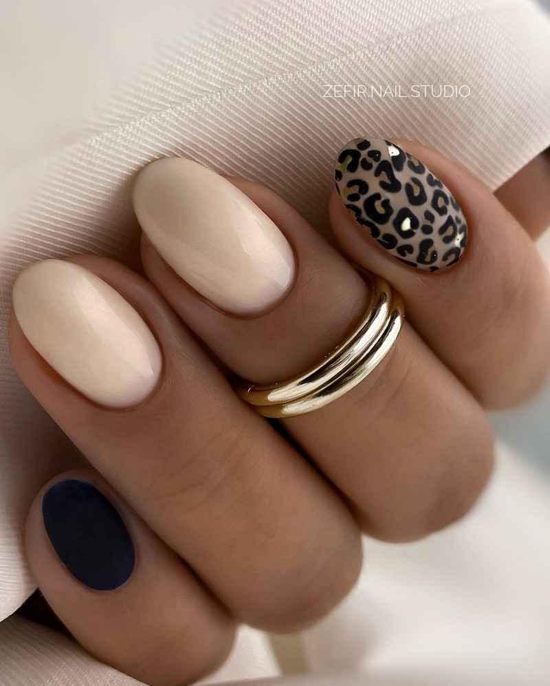 Новогодний маникюр 2027: креативные идеи нейл-дизайна