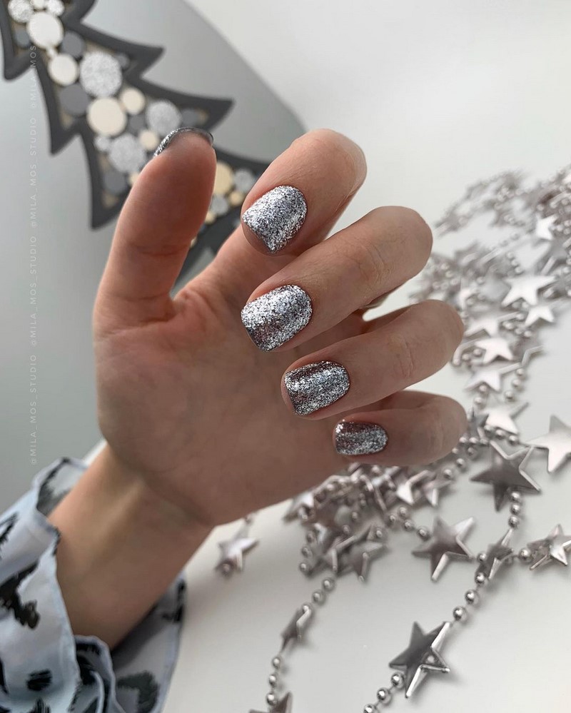 Новогодний маникюр 2027: креативные идеи нейл-дизайна