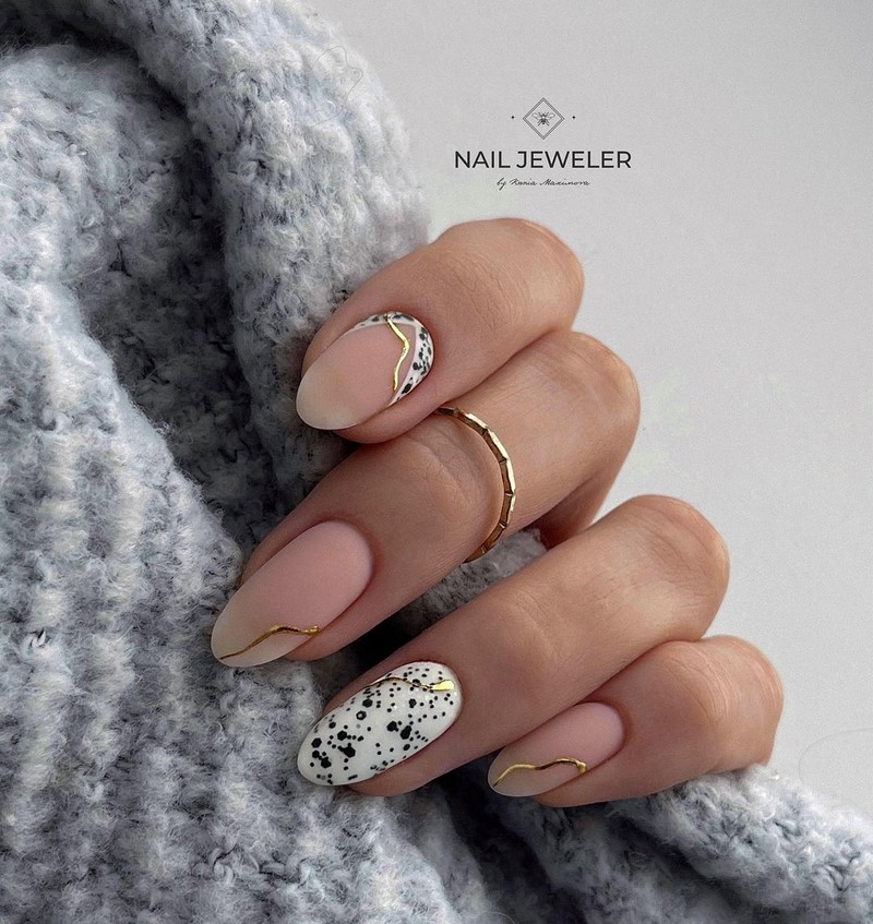 Новогодний маникюр 2027: креативные идеи нейл-дизайна