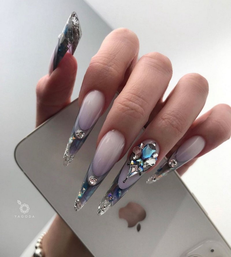 Новогодний маникюр 2027: креативные идеи нейл-дизайна