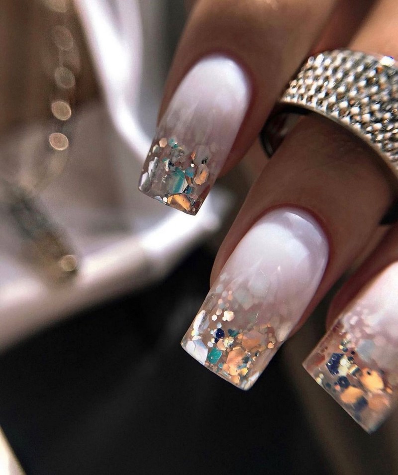 Новогодний маникюр 2027: креативные идеи нейл-дизайна