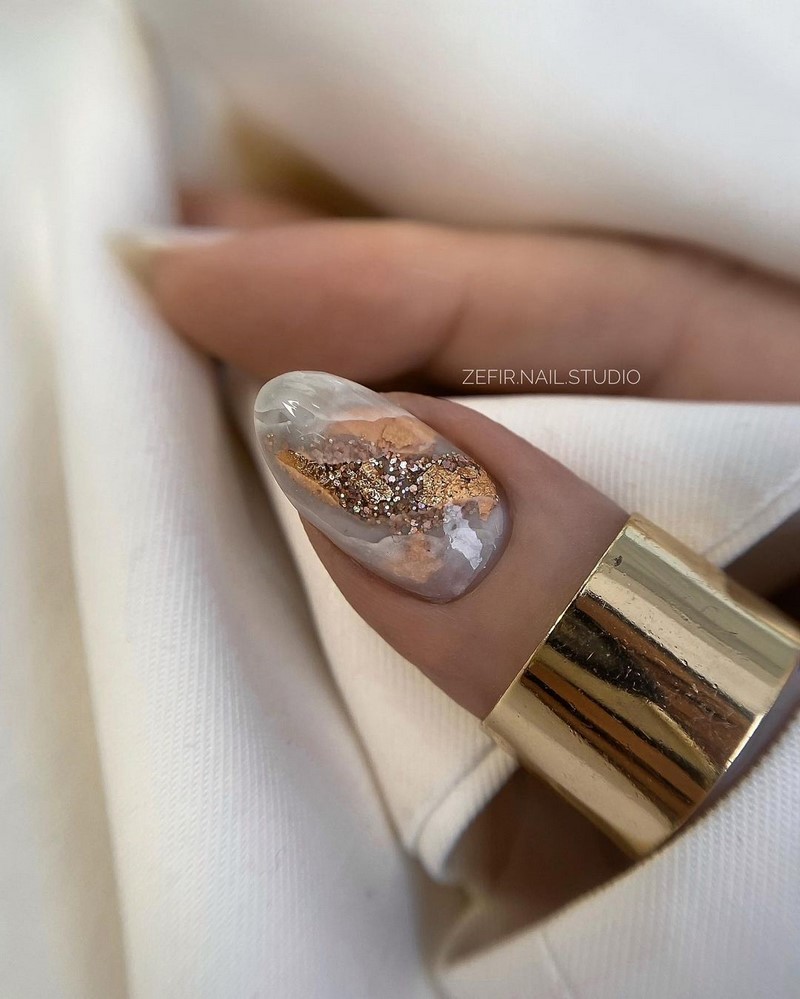 Новогодний маникюр 2027: креативные идеи нейл-дизайна