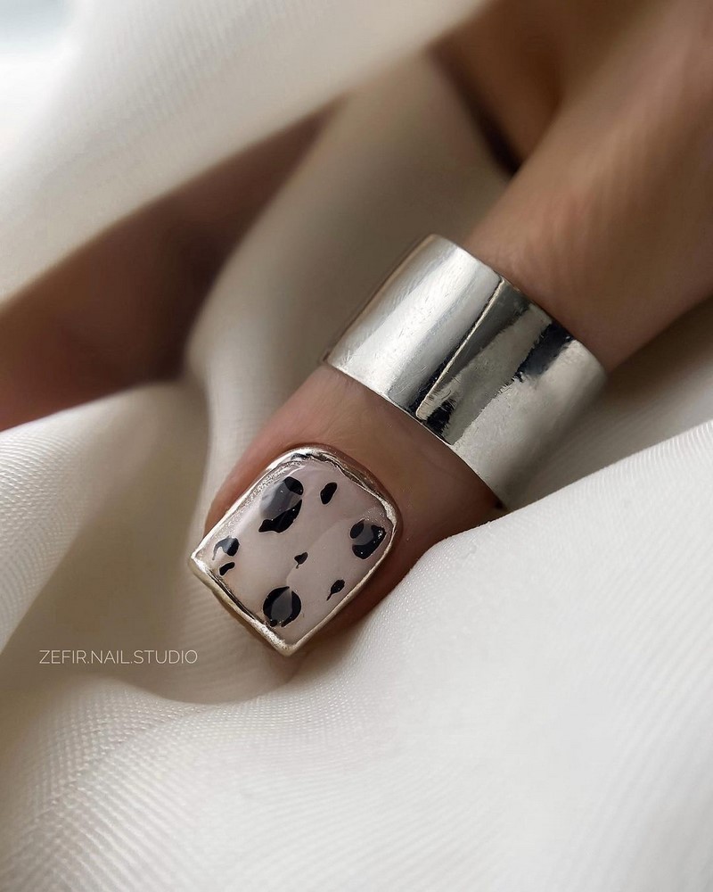 Новогодний маникюр 2027: креативные идеи нейл-дизайна