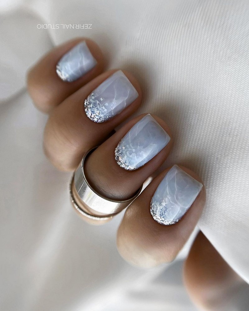 Новогодний маникюр 2027: креативные идеи нейл-дизайна