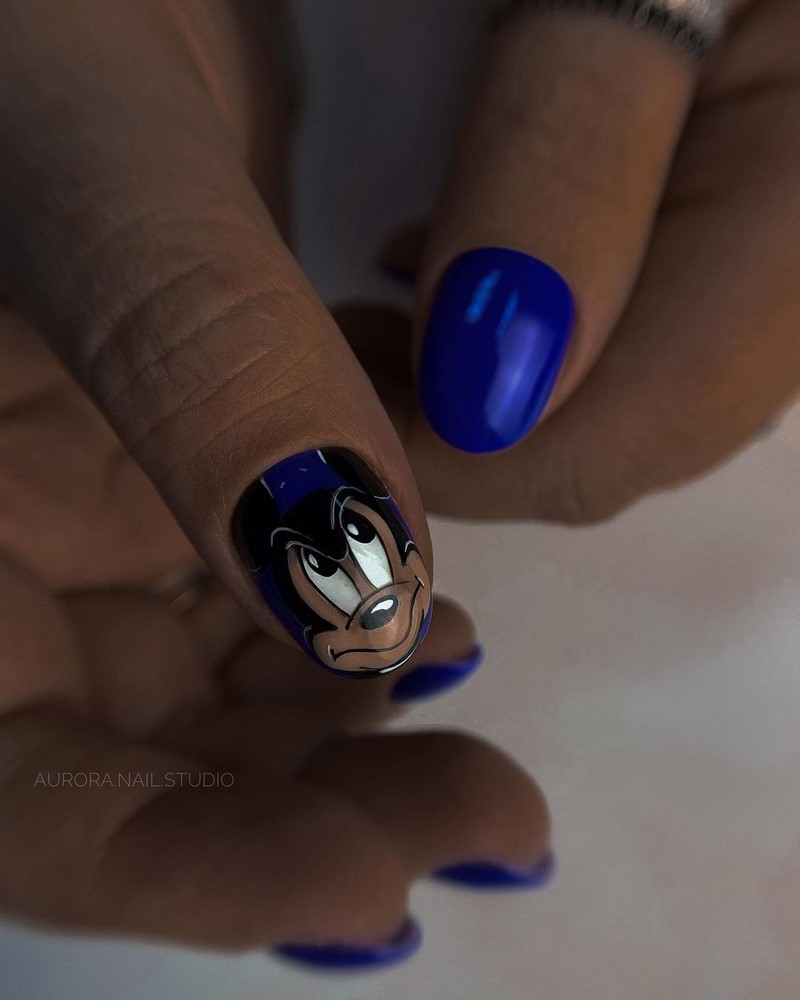 Зимний маникюр с рисунком 2026-2027: креативные тенденции зимнего нейл-арта