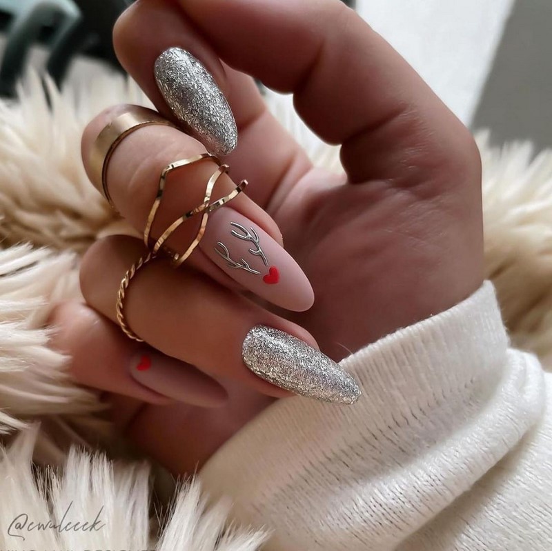 Зимний маникюр с рисунком 2026-2027: креативные тенденции зимнего нейл-арта