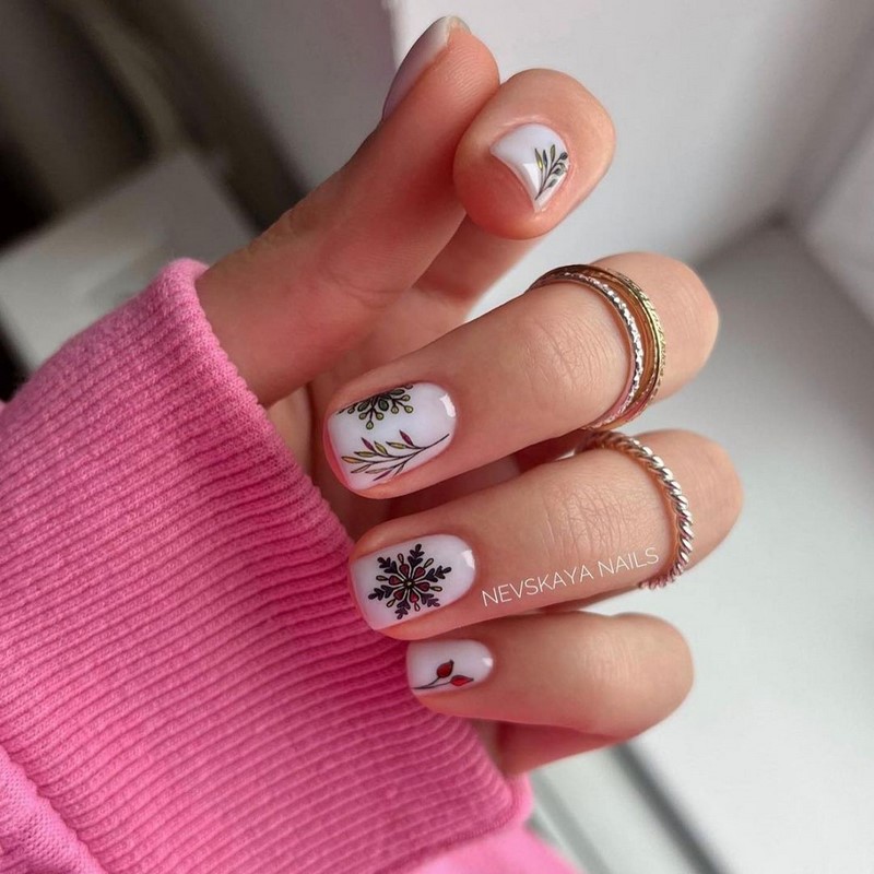 Зимний маникюр с рисунком 2026-2027: креативные тенденции зимнего нейл-арта