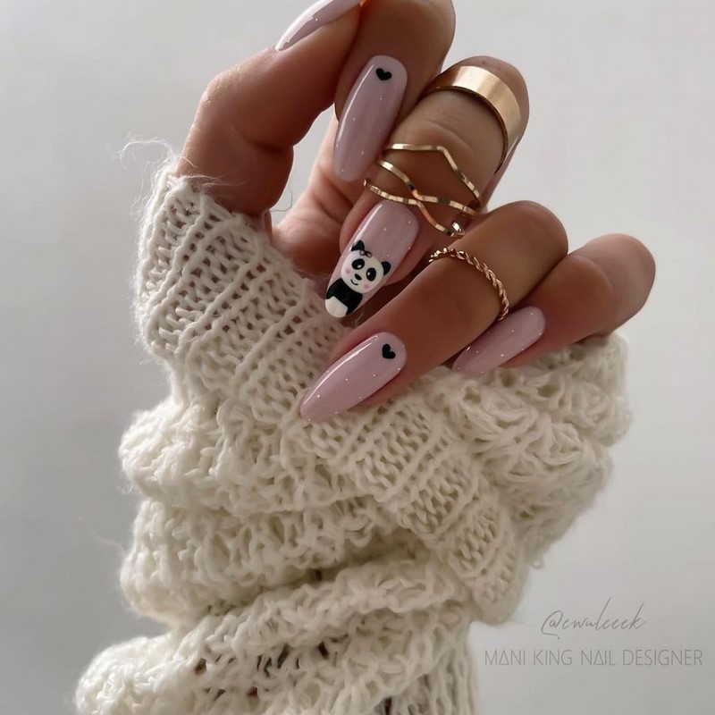 Зимний маникюр с рисунком 2026-2027: креативные тенденции зимнего нейл-арта