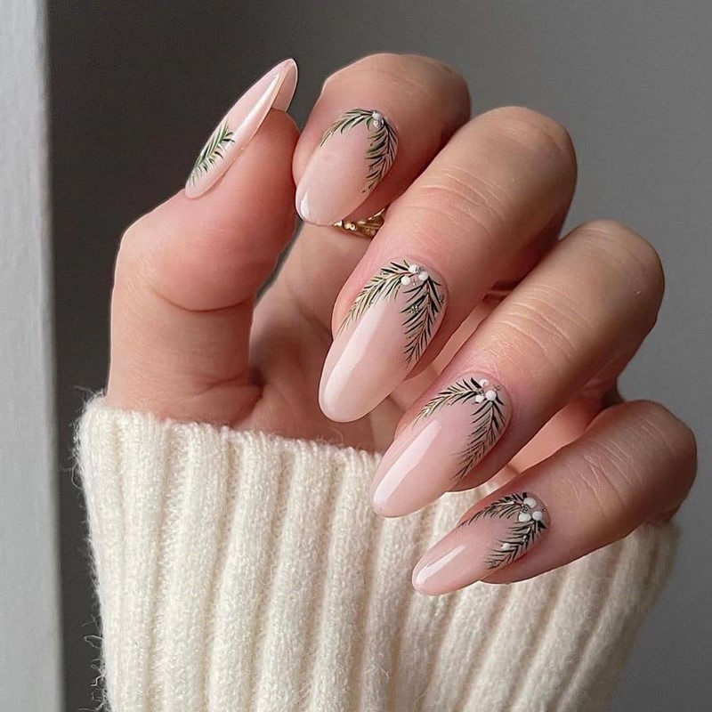 Зимний маникюр с рисунком 2026-2027: креативные тенденции зимнего нейл-арта