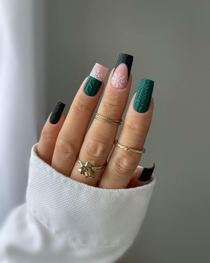 Модный новогодний маникюр 2027 – тренды дизайна на фото