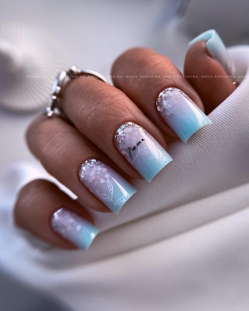 Модный новогодний маникюр 2027 – тренды дизайна на фото