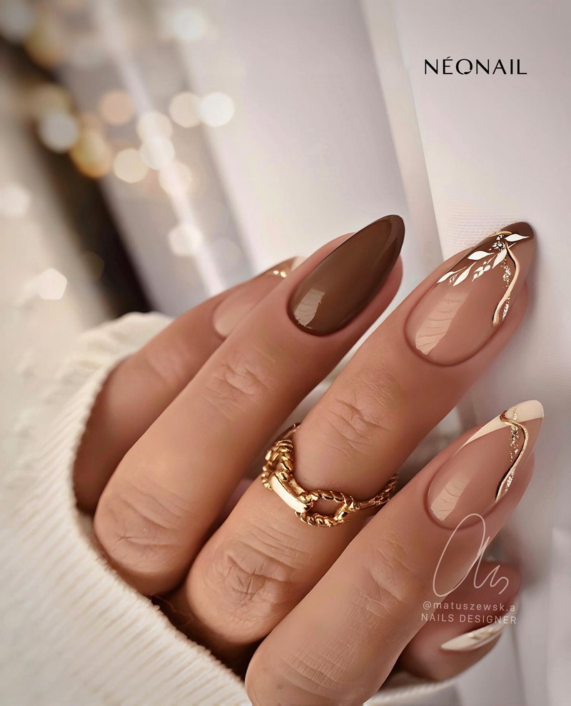 Модный новогодний маникюр 2027 – тренды дизайна на фото