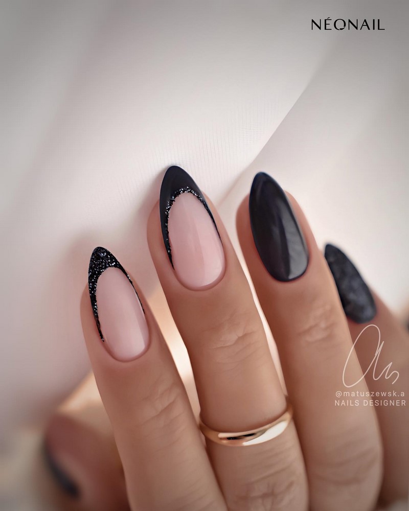 Модный новогодний маникюр 2027 – тренды дизайна на фото