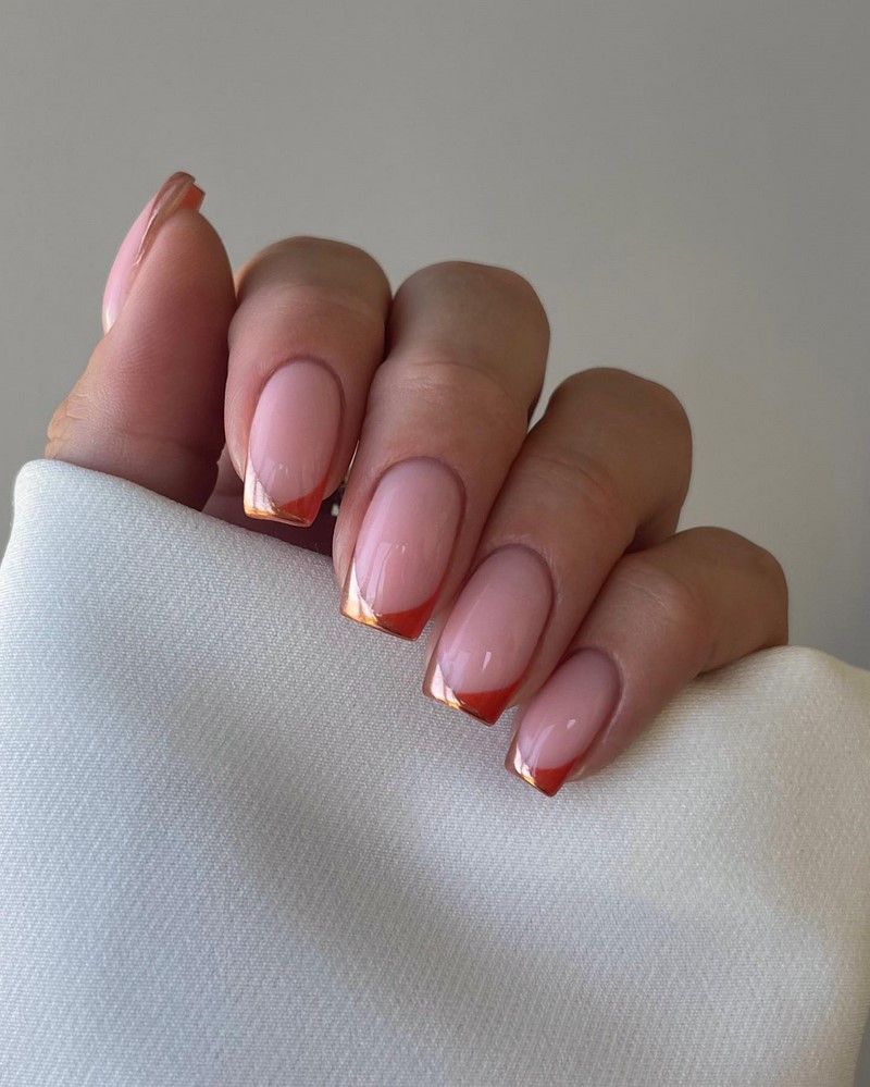 Модный новогодний маникюр 2027 – тренды дизайна на фото