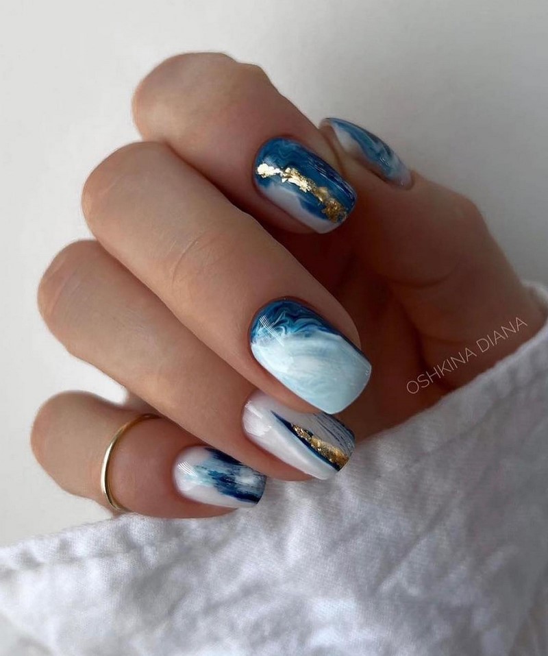 Модный новогодний маникюр 2027 – тренды дизайна на фото