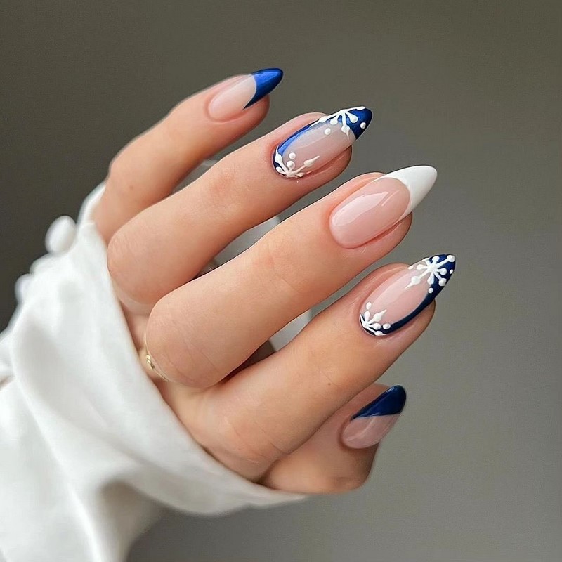 Модный новогодний маникюр 2027 – тренды дизайна на фото