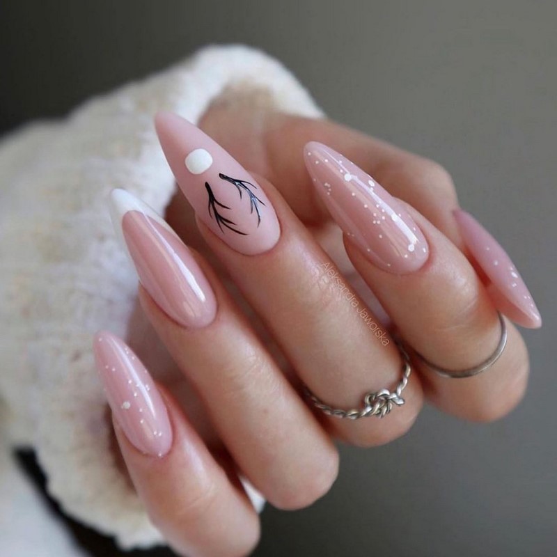 Модный новогодний маникюр 2027 – тренды дизайна на фото