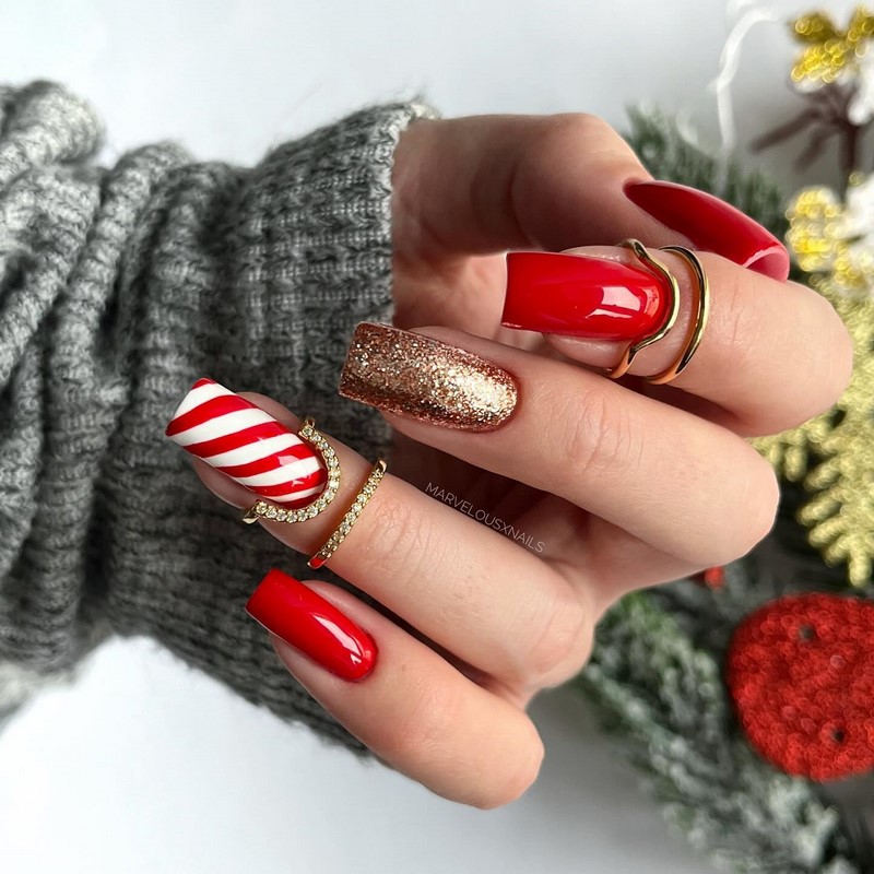 Модный новогодний маникюр 2027 – тренды дизайна на фото
