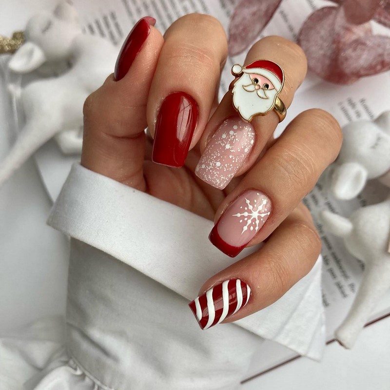 Модный новогодний маникюр 2027 – тренды дизайна на фото