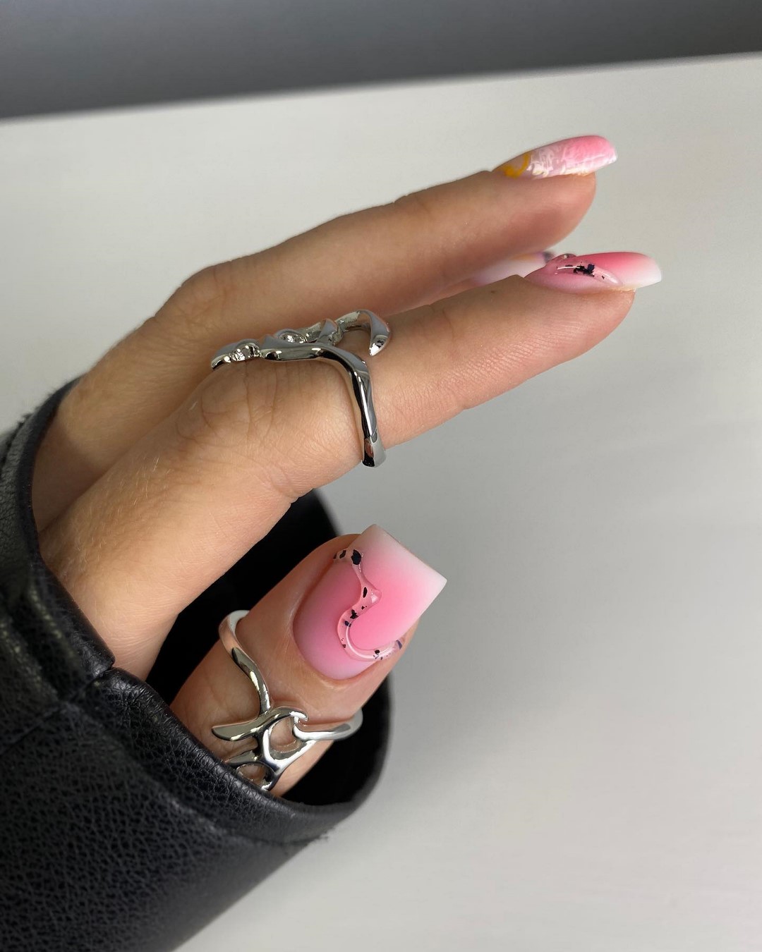 Модный маникюр 2026 — фото, новинки, лучшие идеи и тренды