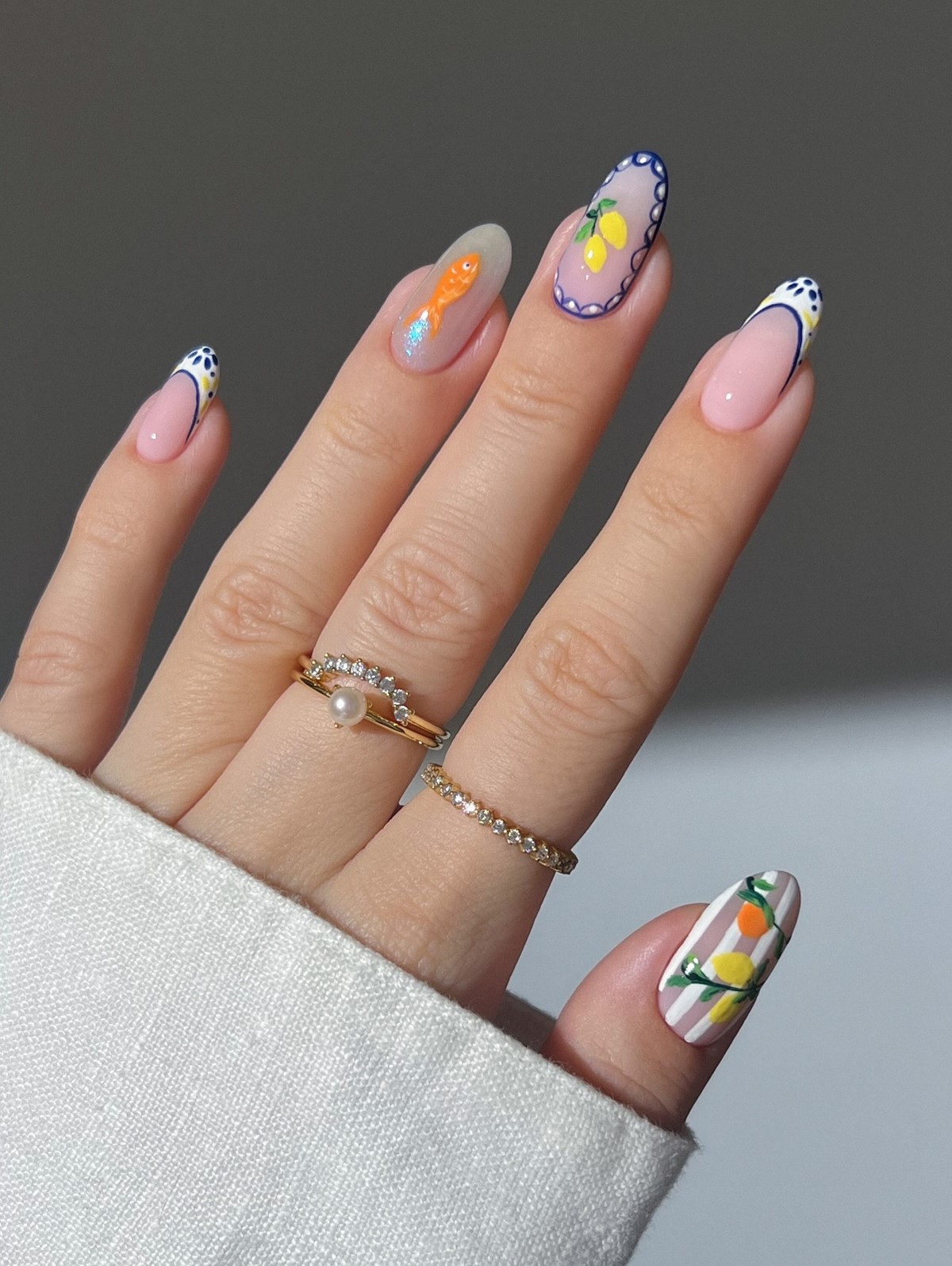 Новинки летнего маникюра на август 2026: 8 топовых идей