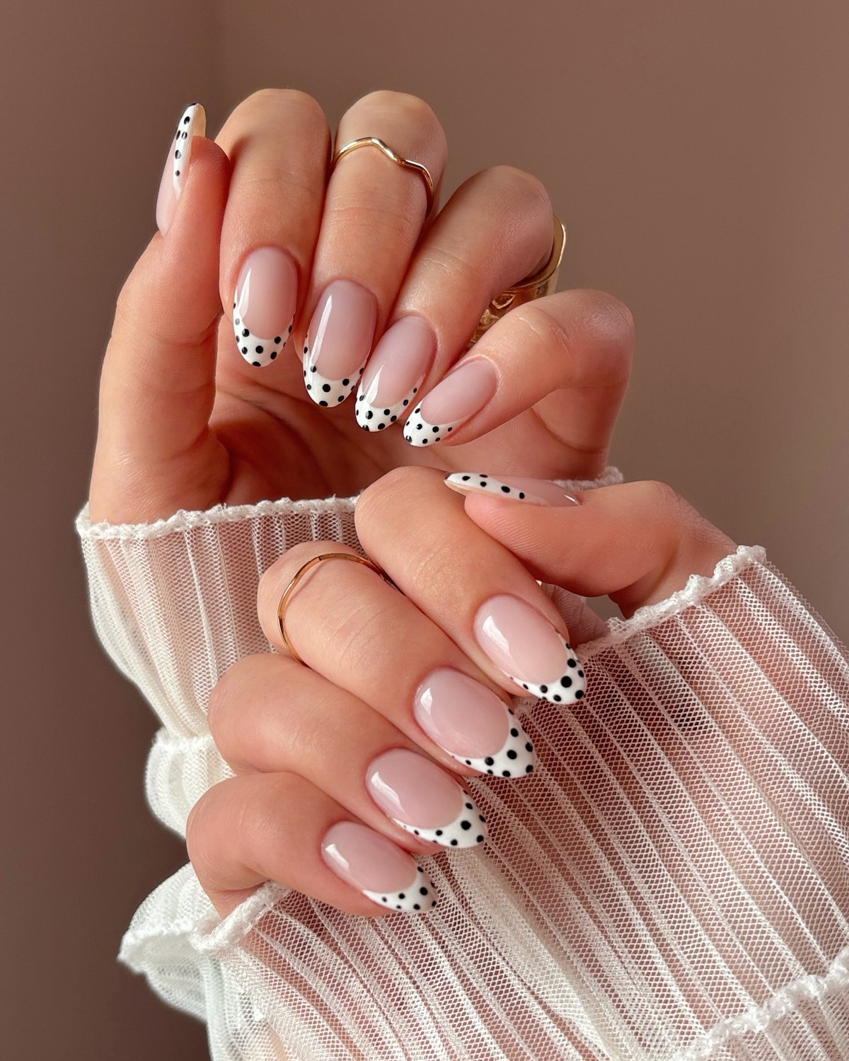 Новинки летнего маникюра на август 2026: 8 топовых идей