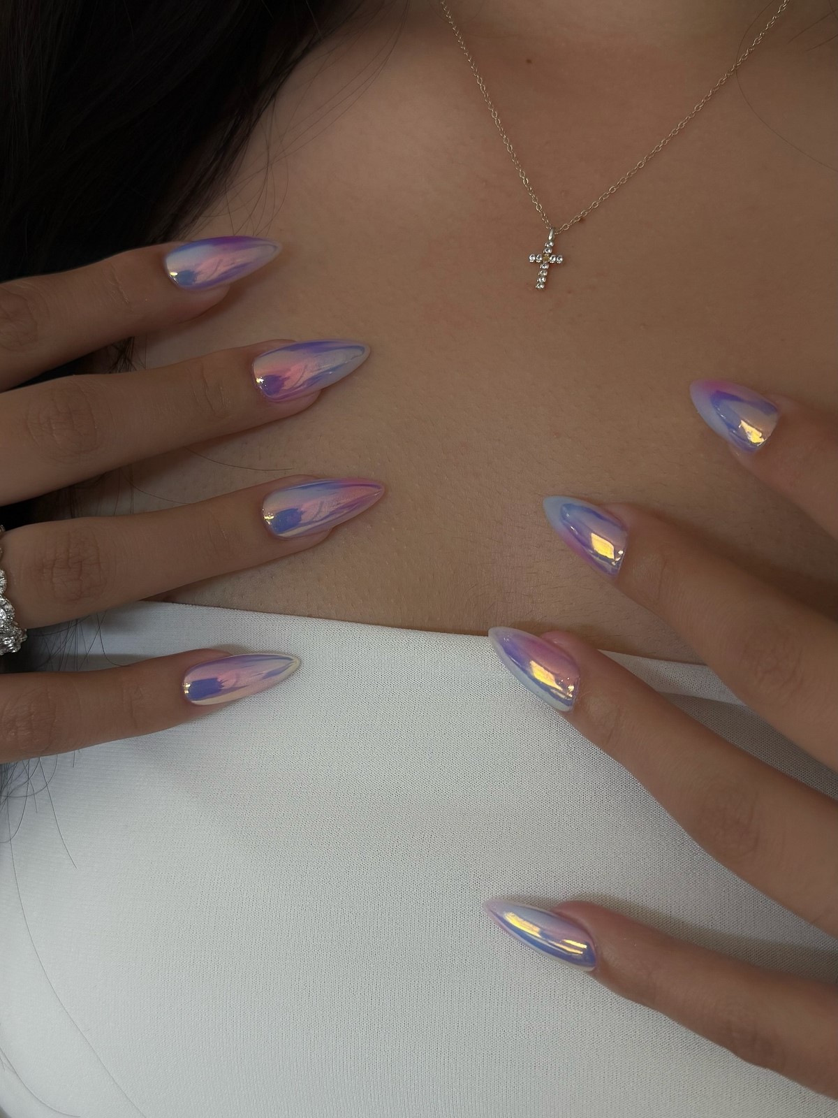 Новинки летнего маникюра на август 2026: 8 топовых идей