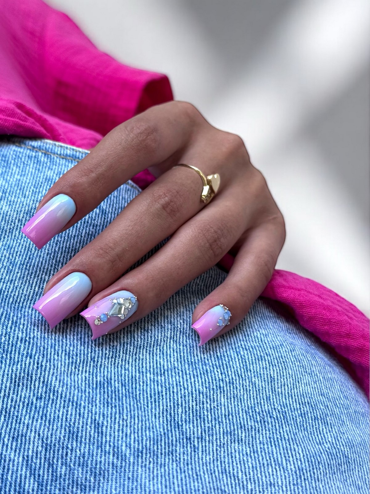 Новинки летнего маникюра на август 2026: 8 топовых идей