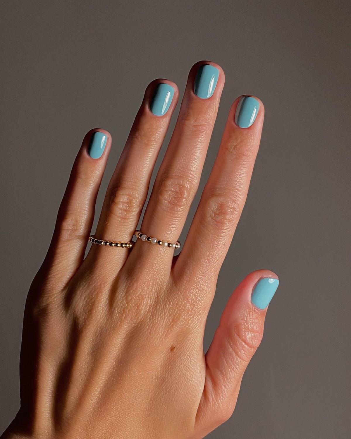 Новинки летнего маникюра на август 2026: 8 топовых идей