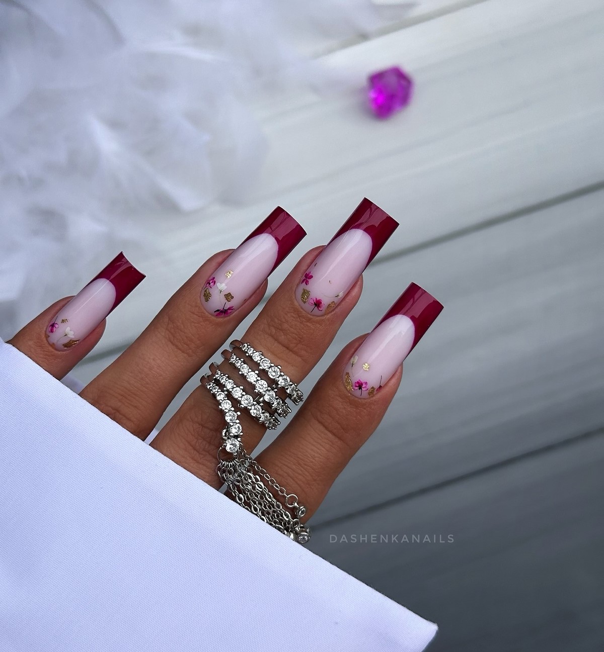 Какой маникюр будет в тренде осенью 2026 года