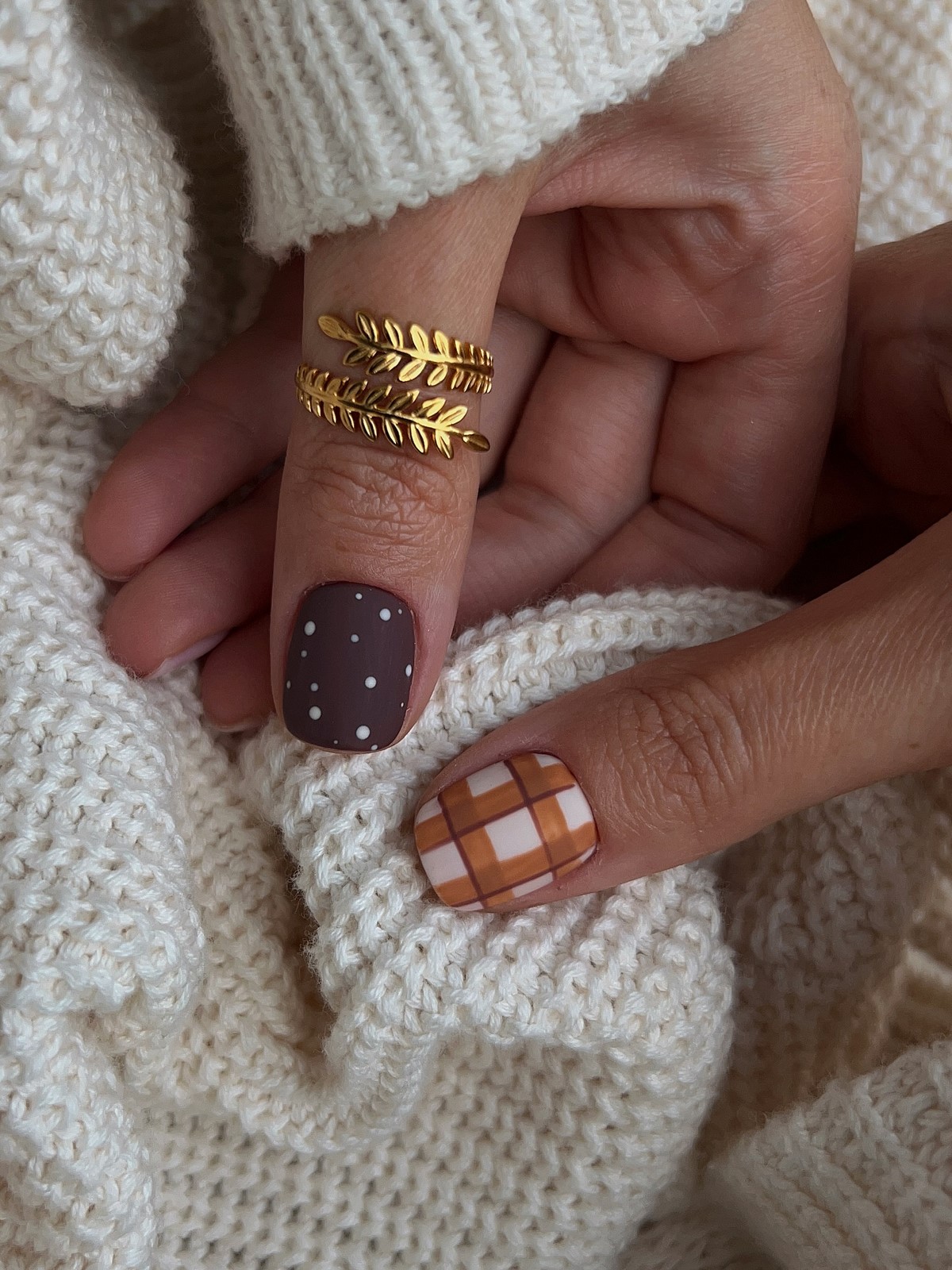 Какой маникюр будет в тренде осенью 2026 года