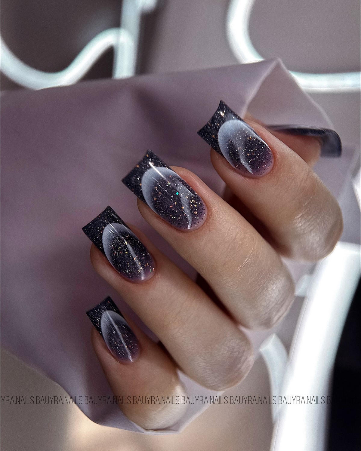 Какой маникюр будет в тренде осенью 2026 года