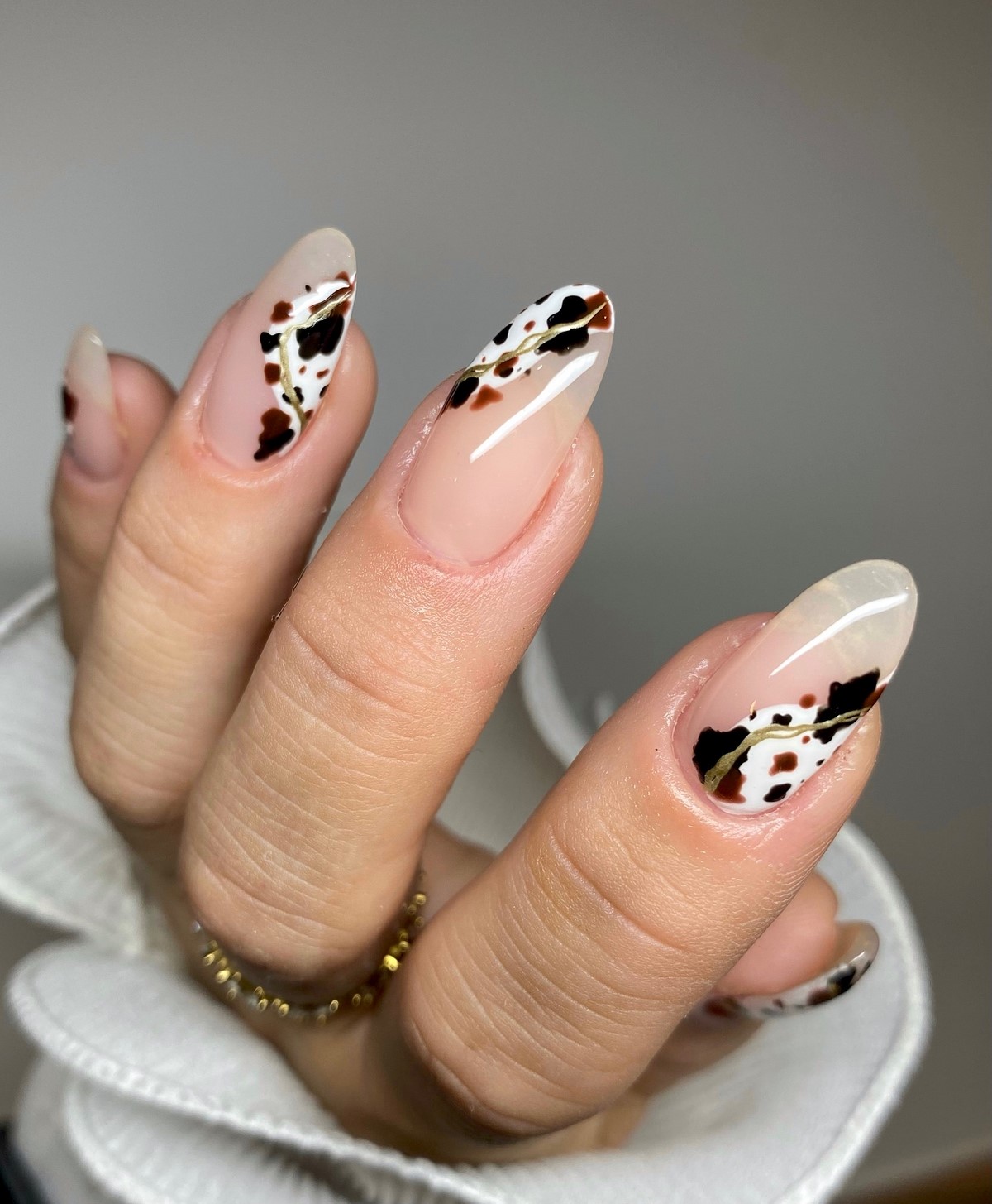 Какой маникюр будет в тренде осенью 2026 года