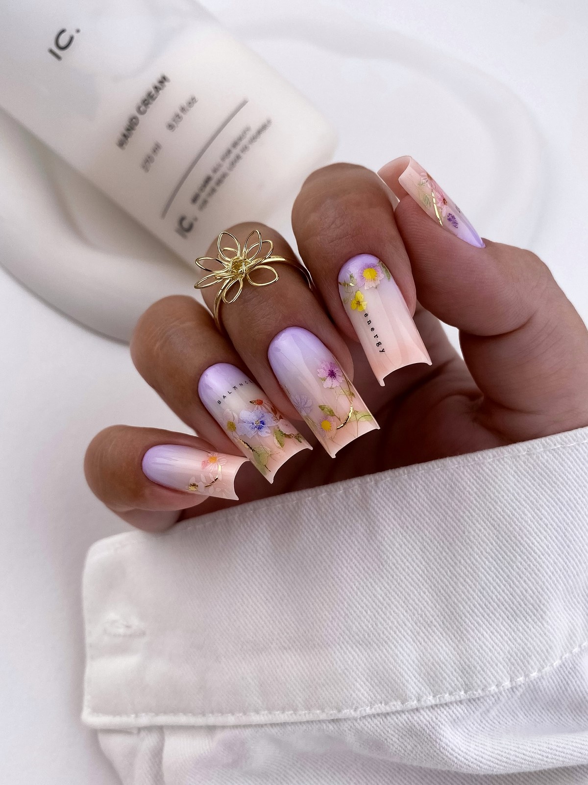 Какой маникюр будет в тренде осенью 2026 года