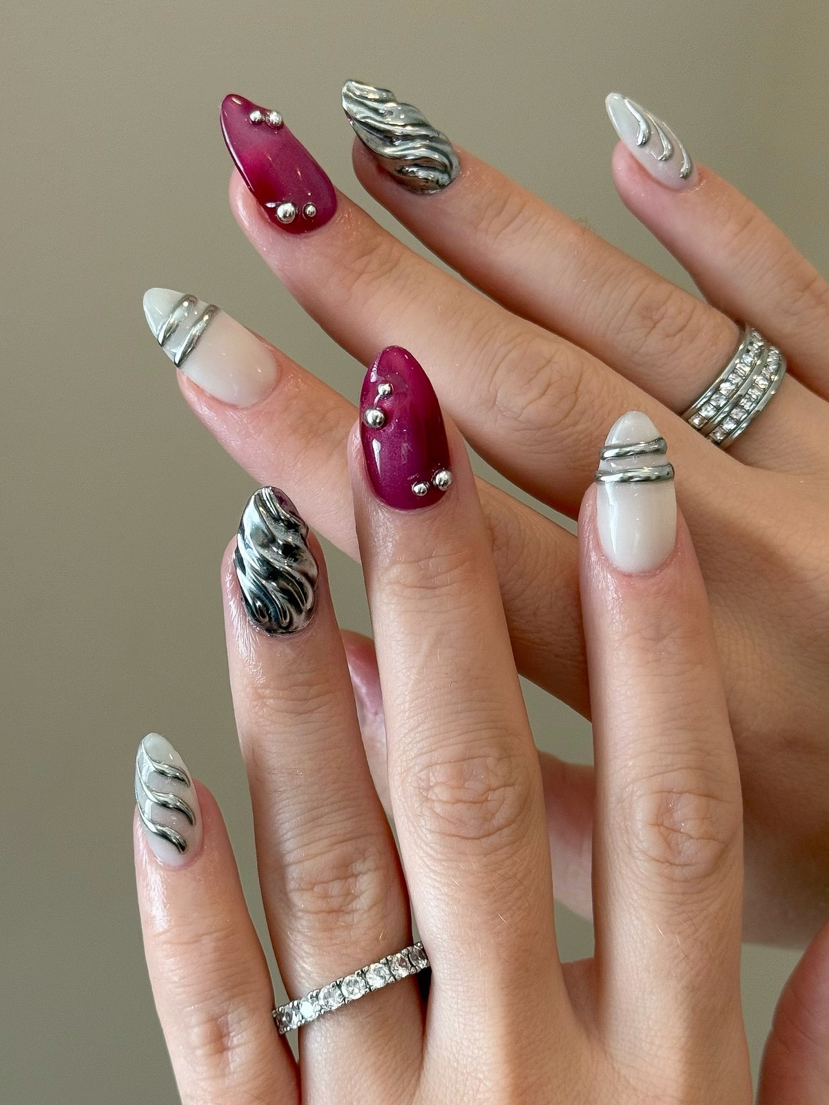 Какой маникюр будет в тренде осенью 2026 года