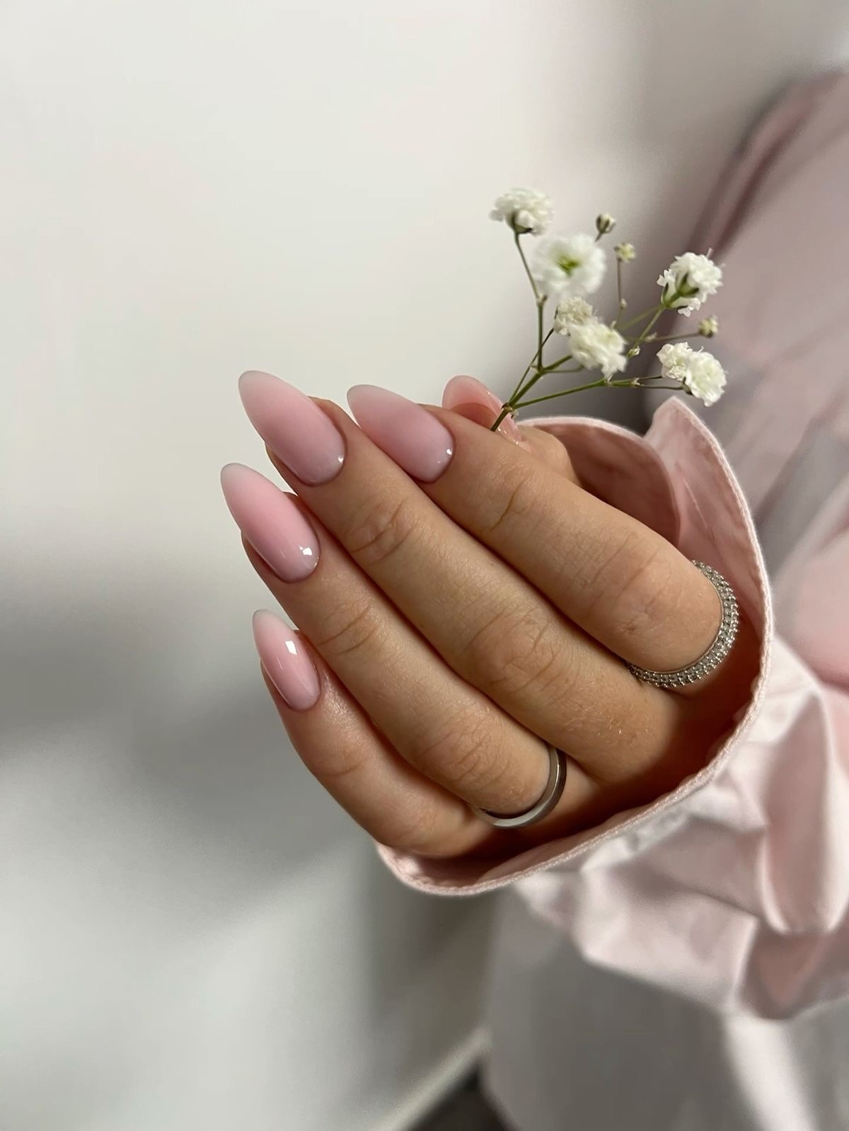 Какой маникюр будет в тренде осенью 2026 года