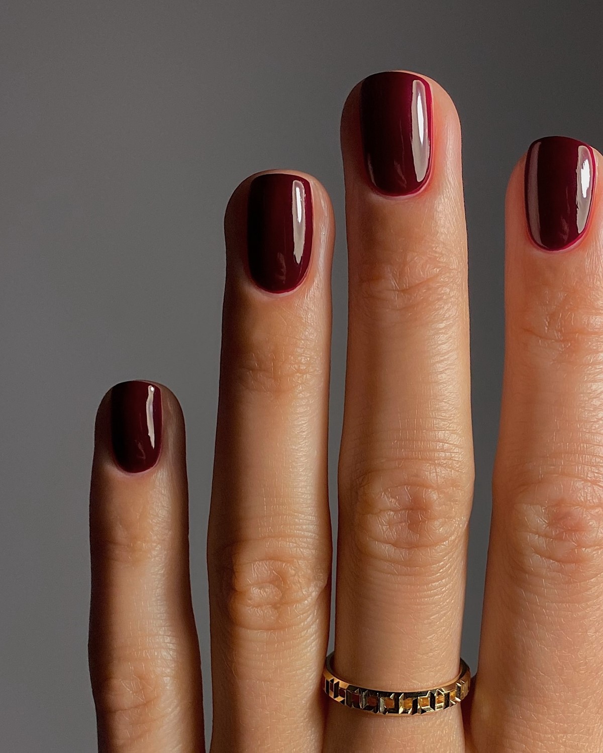 Какой маникюр будет в тренде осенью 2026 года