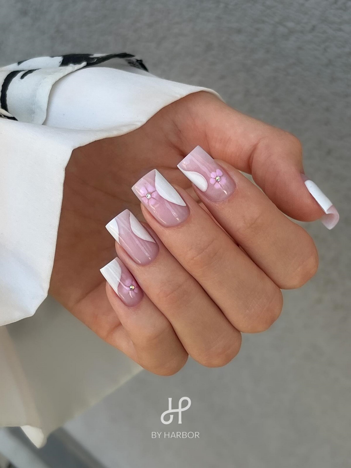 Какой маникюр будет в тренде осенью 2026 года