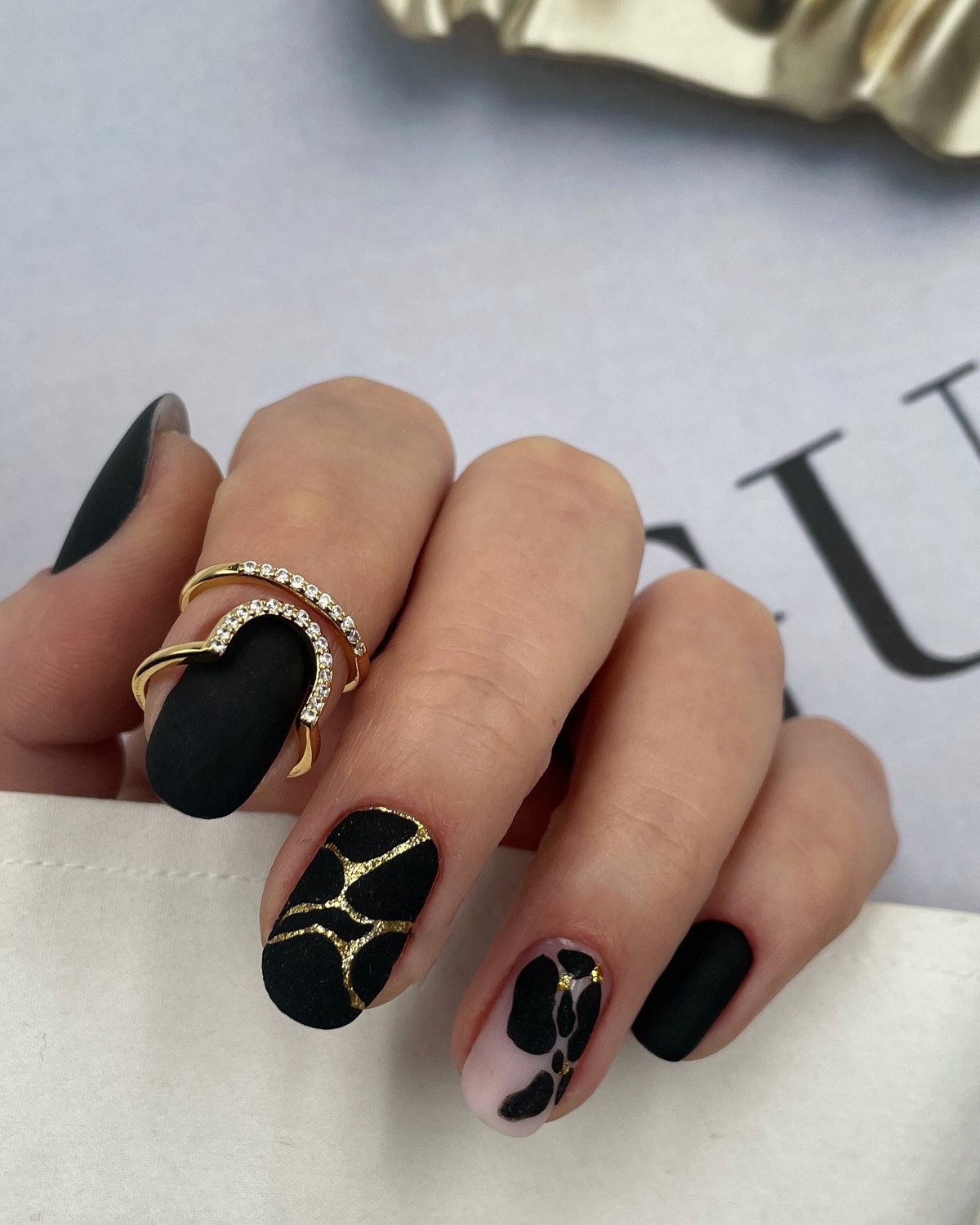 Какой маникюр будет в тренде осенью 2026 года