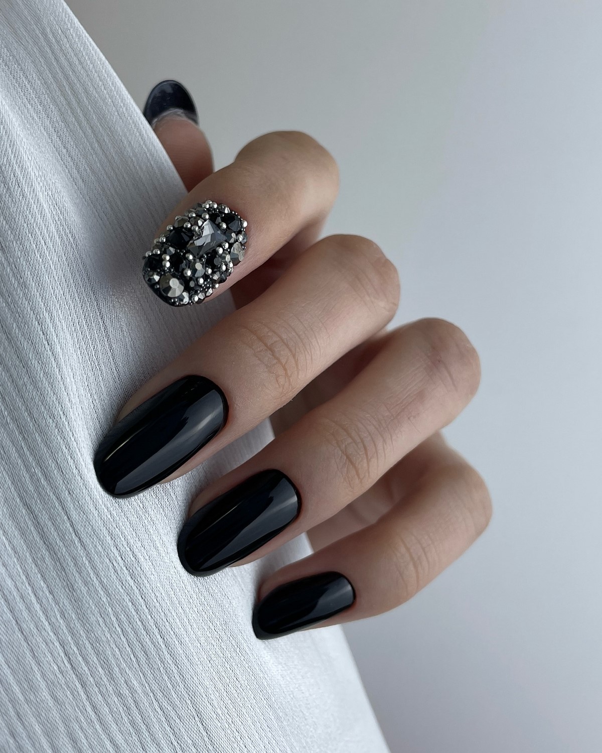 Какой маникюр будет в тренде осенью 2026 года