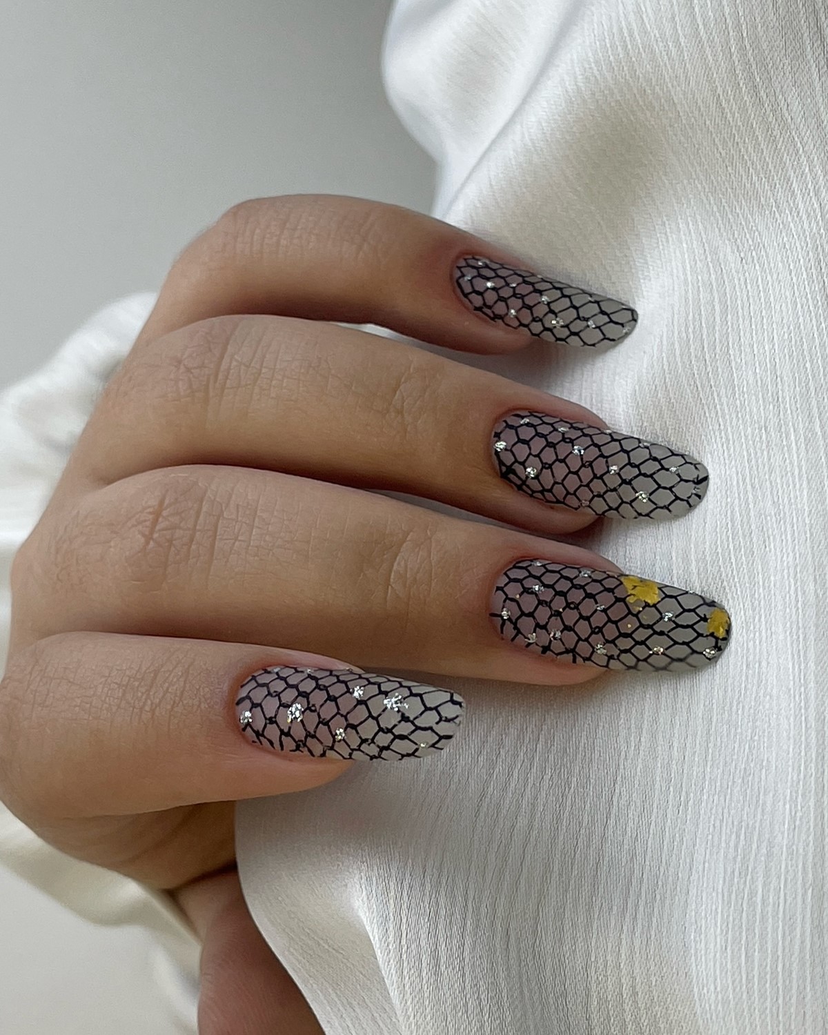 Какой маникюр будет в тренде осенью 2026 года