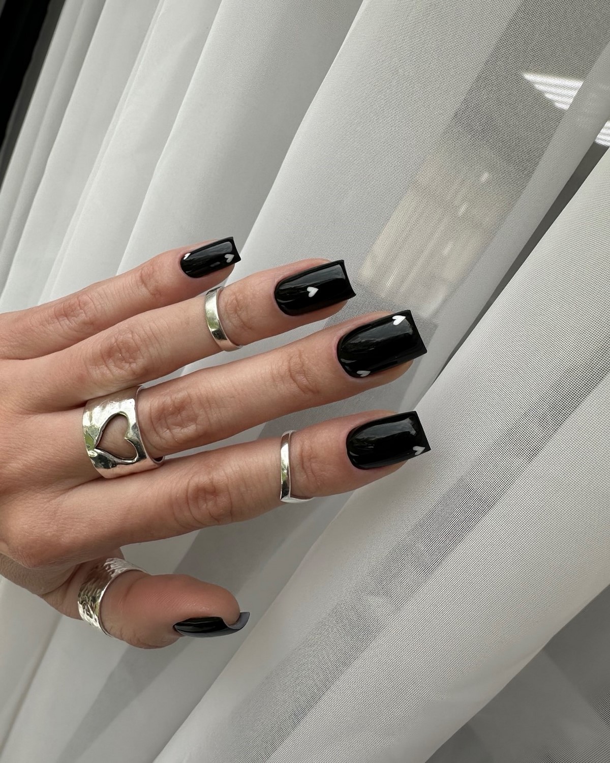 Какой маникюр будет в тренде осенью 2026 года